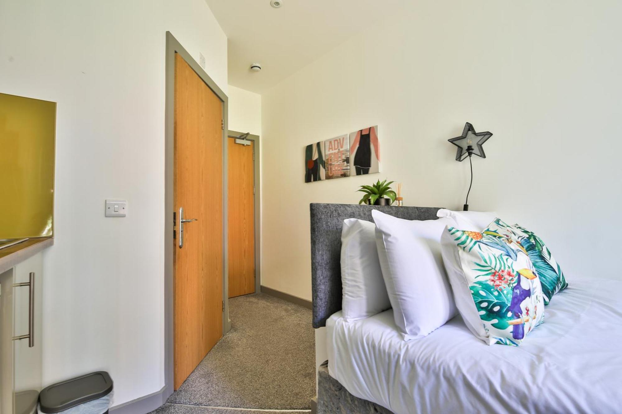 Princess Lofts City Centre Studios With Nespresso Coffee Machines & New Fast Wifi By Stayright สวอนซี ภายนอก รูปภาพ