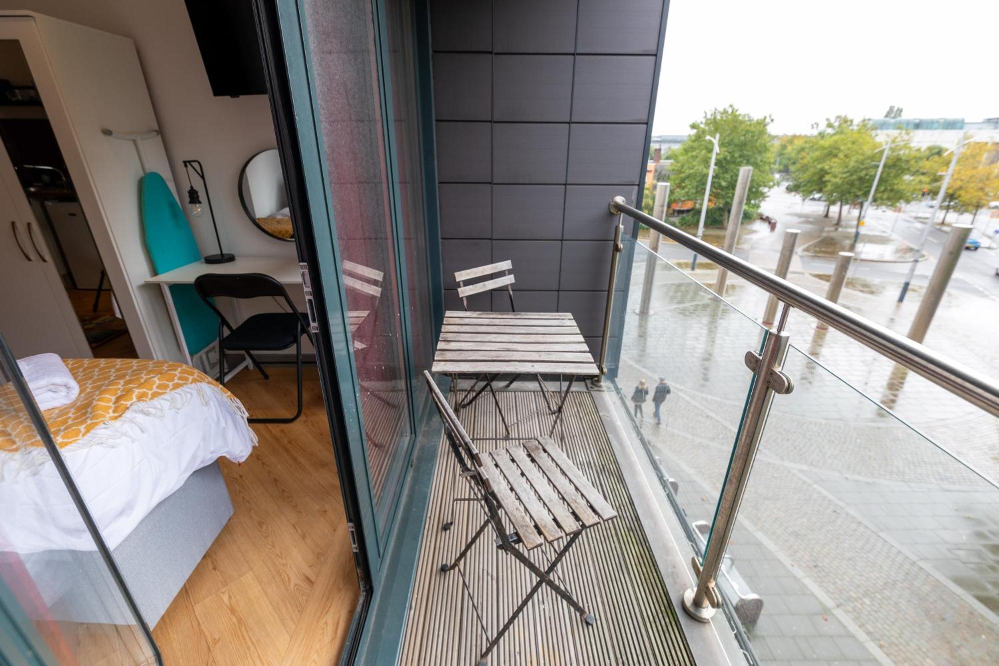 Princess Lofts City Centre Studios With Nespresso Coffee Machines & New Fast Wifi By Stayright สวอนซี ภายนอก รูปภาพ