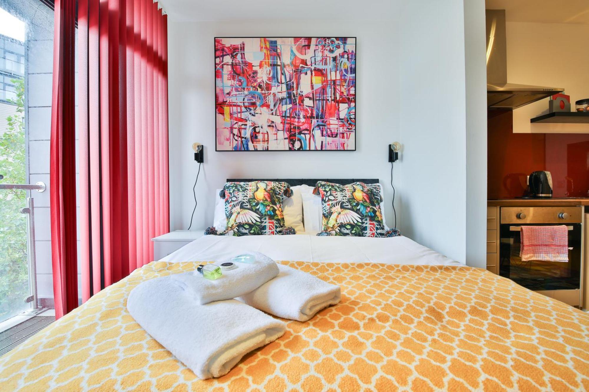 Princess Lofts City Centre Studios With Nespresso Coffee Machines & New Fast Wifi By Stayright สวอนซี ภายนอก รูปภาพ
